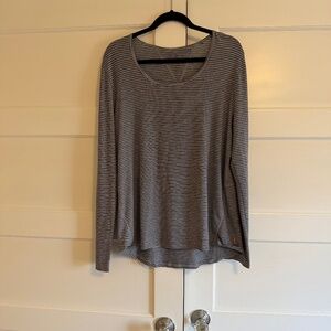 Lucy Scoop Neck Long sleeve T-shirt: XL